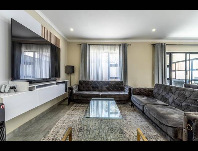 3 BEDROOM CLUSTER FOR SALE IN NORTH RIDING AH